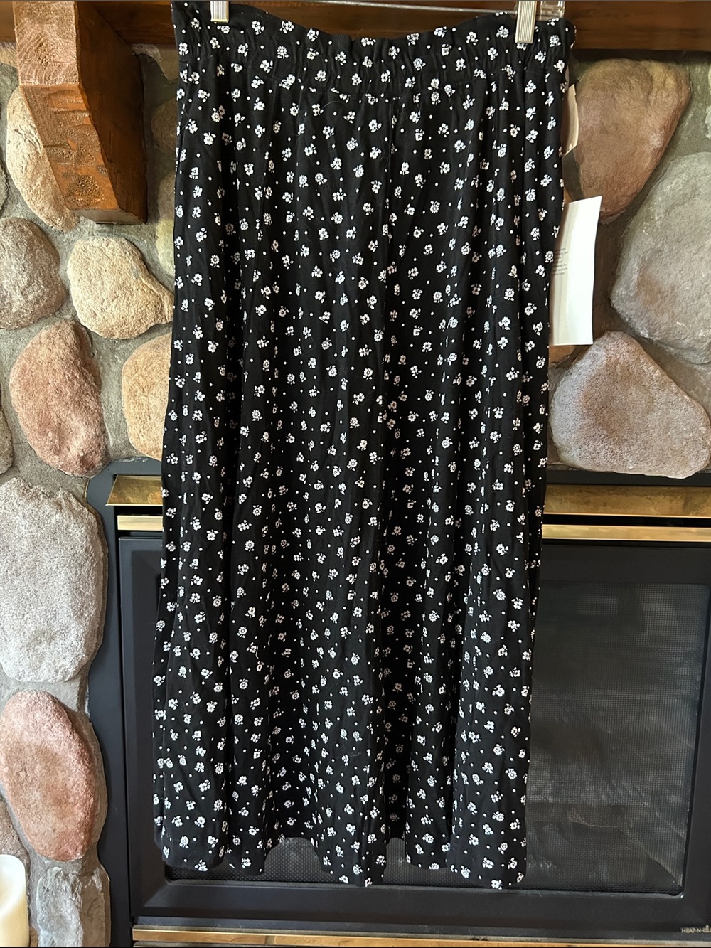 Chaus Sport Black with White Floral Print Full Skirt, Size M, NWT